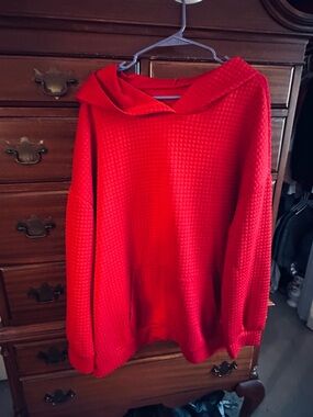 Ash Red Waffle-Knit Hooded Pullover